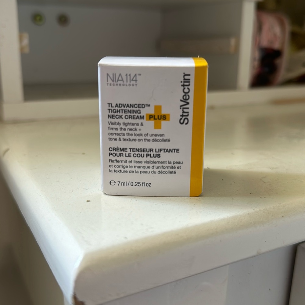 TL Advanced TM Tightening Neck Cream Plus